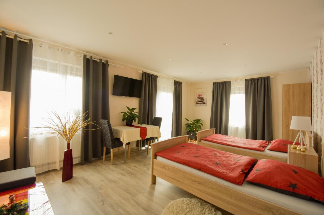 Mainzimmer - Business Apartments Hasloch  Kültér fotó