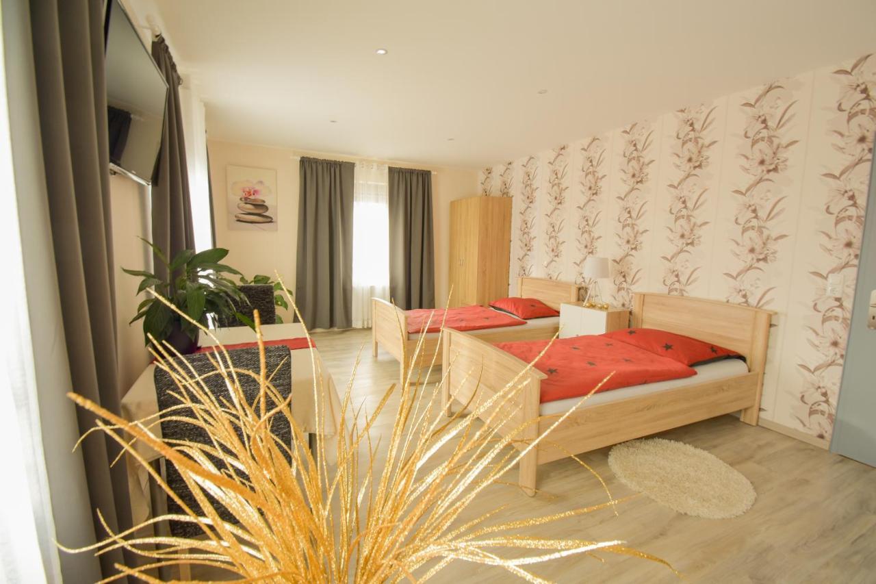 Mainzimmer - Business Apartments Hasloch  Kültér fotó