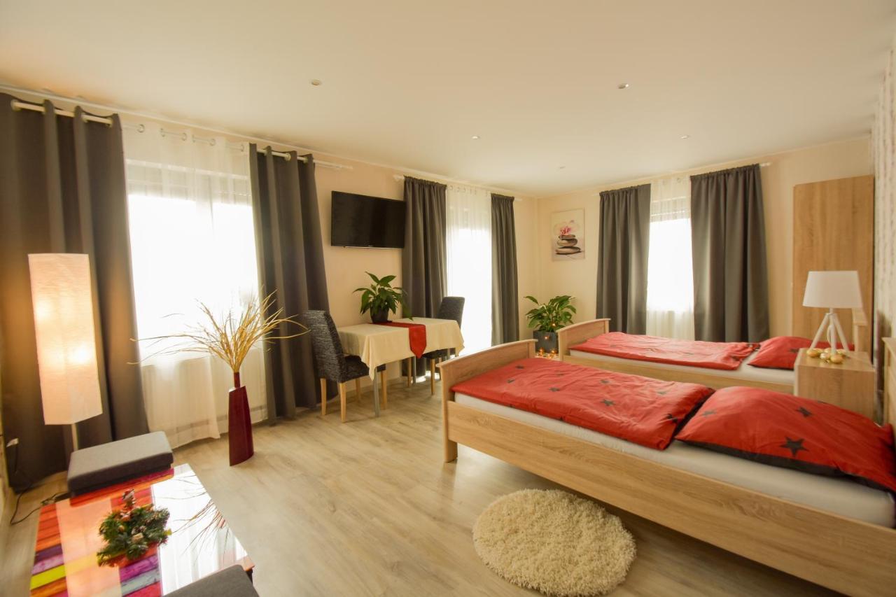 Mainzimmer - Business Apartments Hasloch  Kültér fotó