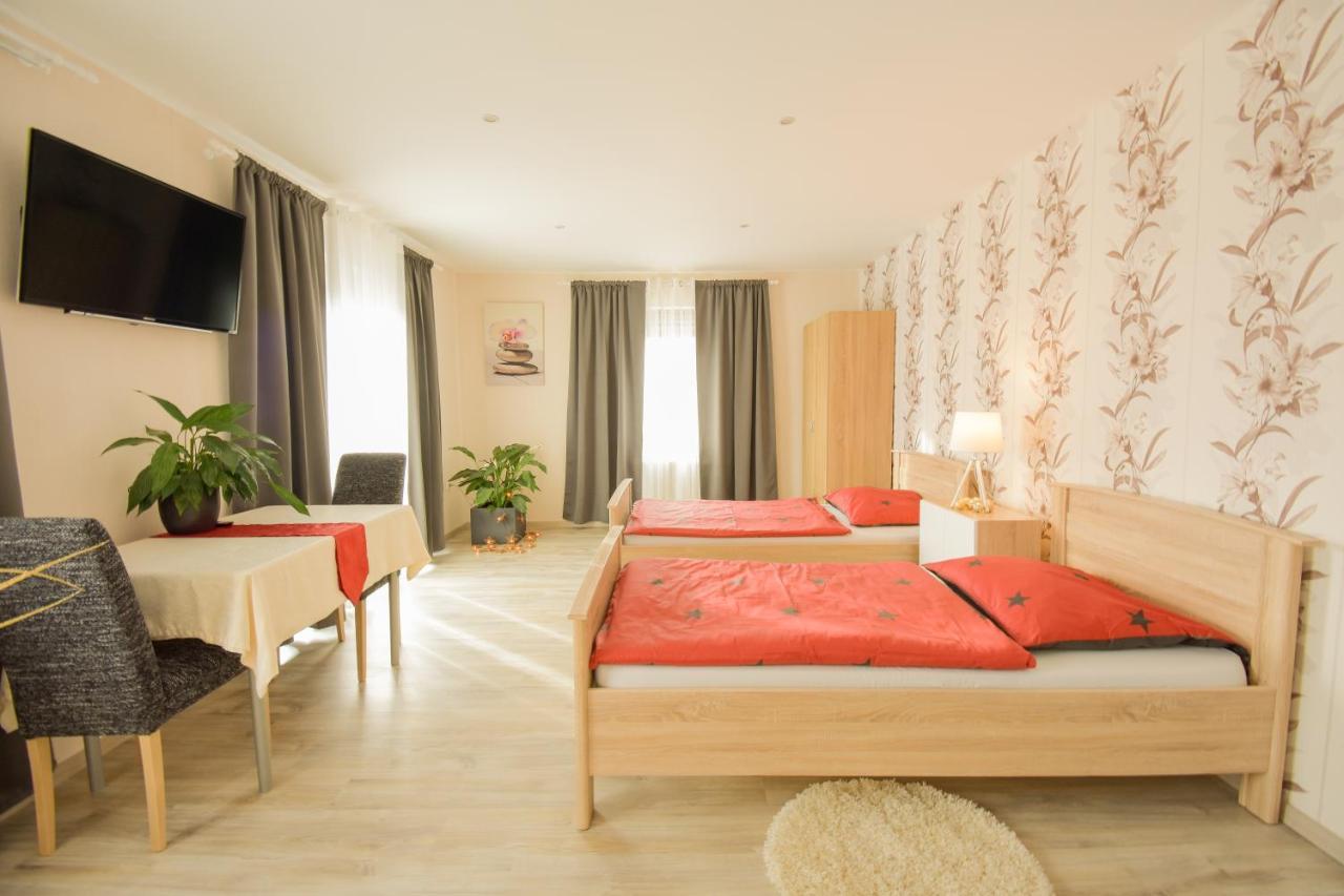 Mainzimmer - Business Apartments Hasloch  Kültér fotó