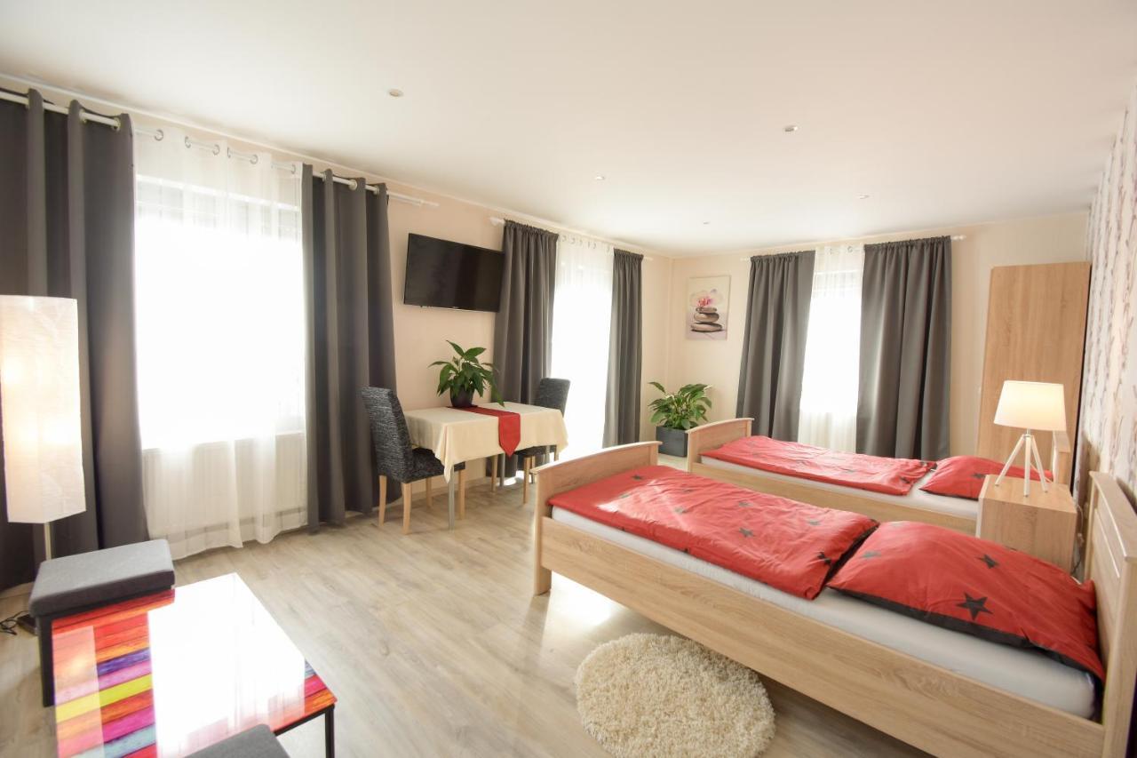 Mainzimmer - Business Apartments Hasloch  Kültér fotó