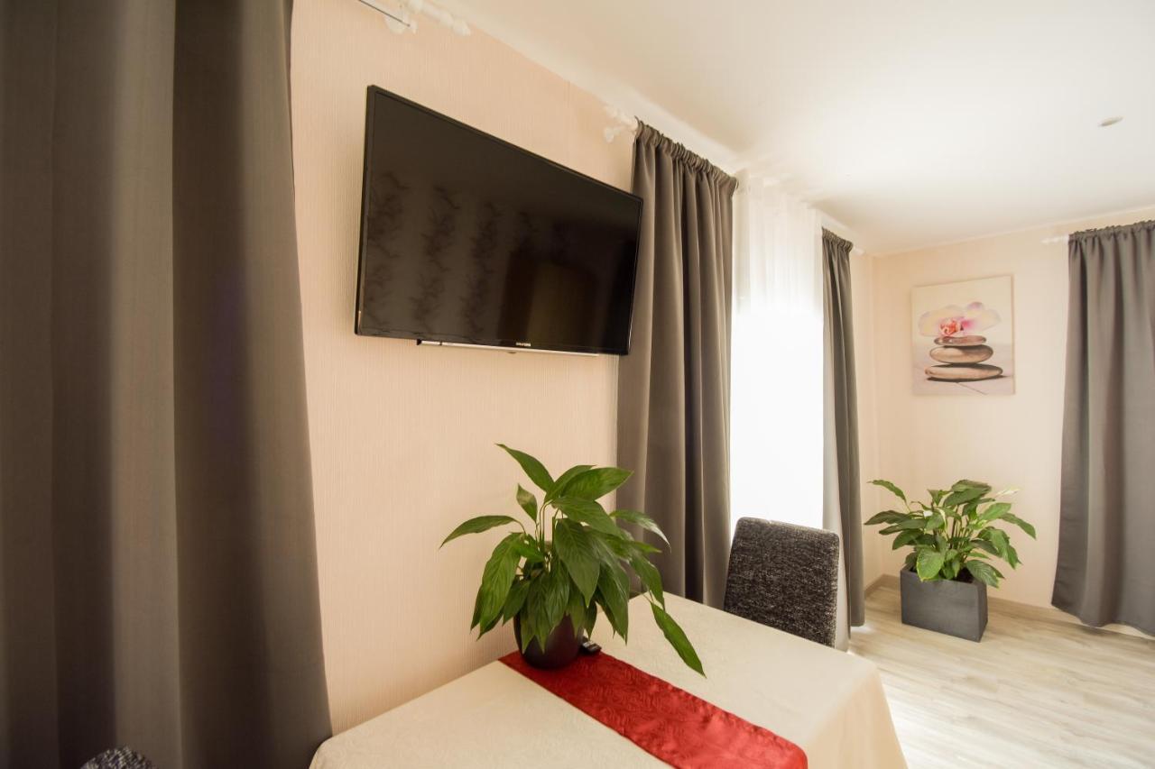 Mainzimmer - Business Apartments Hasloch  Kültér fotó