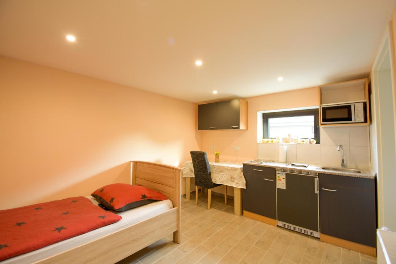 Mainzimmer - Business Apartments Hasloch  Kültér fotó