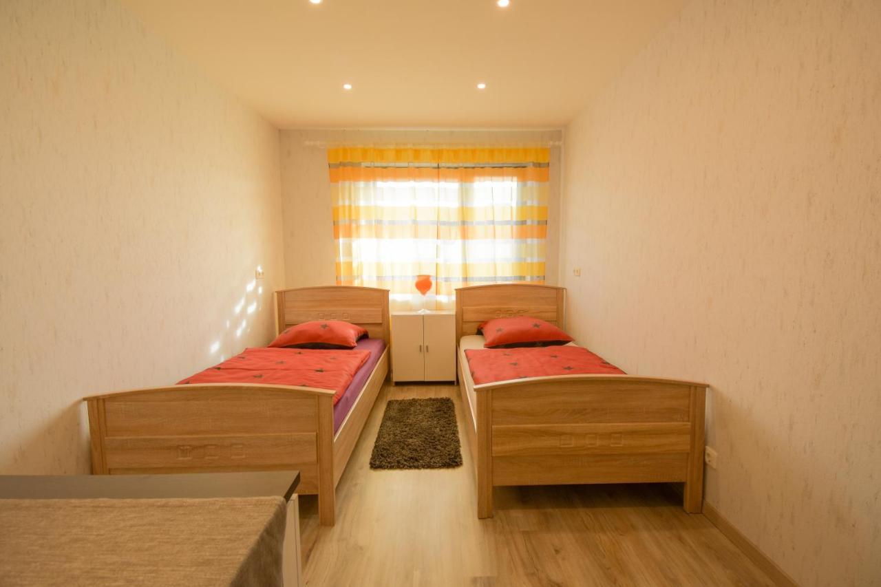 Mainzimmer - Business Apartments Hasloch  Kültér fotó