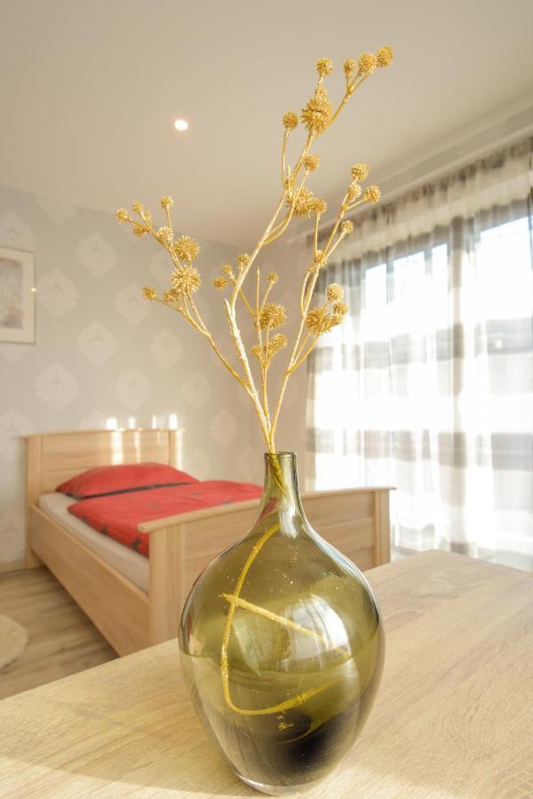 Mainzimmer - Business Apartments Hasloch  Kültér fotó